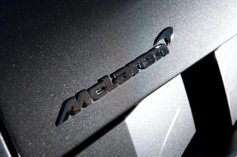  Mercedes-Benz SLR McLaren Black 2006 года  (фото 18 из 27)